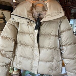 ‼️MARK DOWN. BCBGMAXAZRIA Women's CHAMPAGNE Cream Puffer Jacket. SIZE L. 🥰👍💯